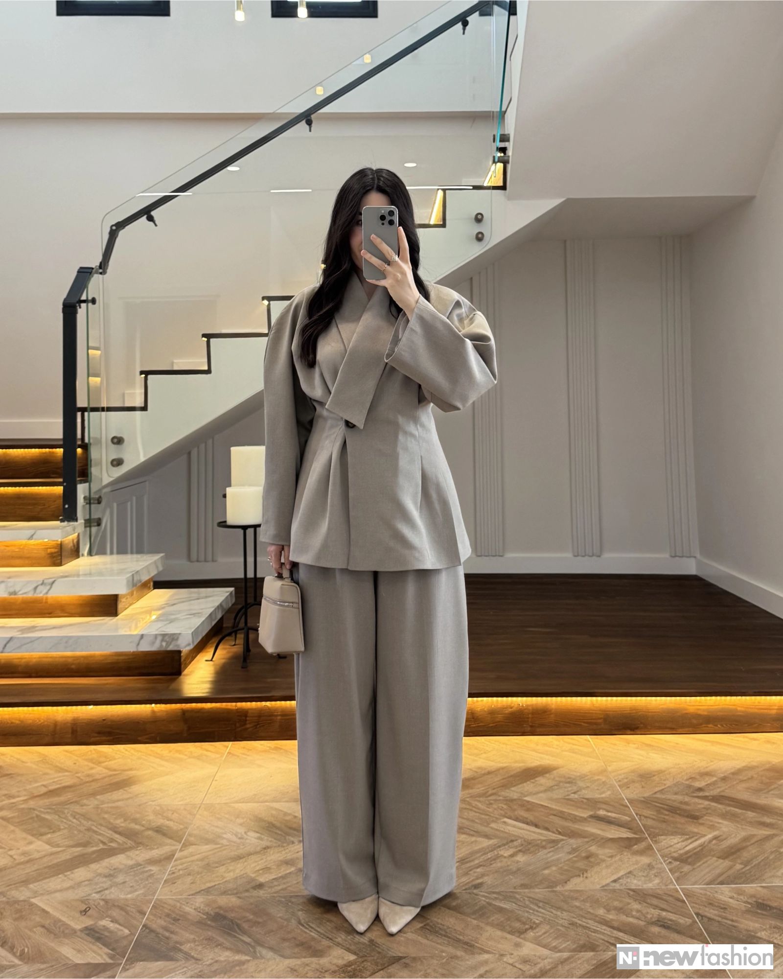 أنسومبل بيج أنيق: تألقي بإطلالة عصرية وراحة لا مثيل لها!